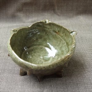 サザエ形丸鉢灰釉(小)